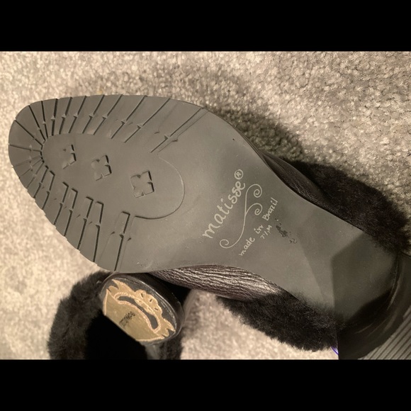 Matisse Black heel with fur accent - Picture 10 of 10